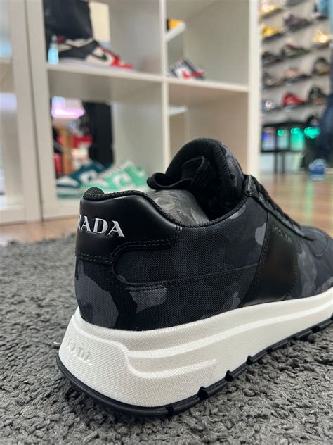 prada runners outlet
